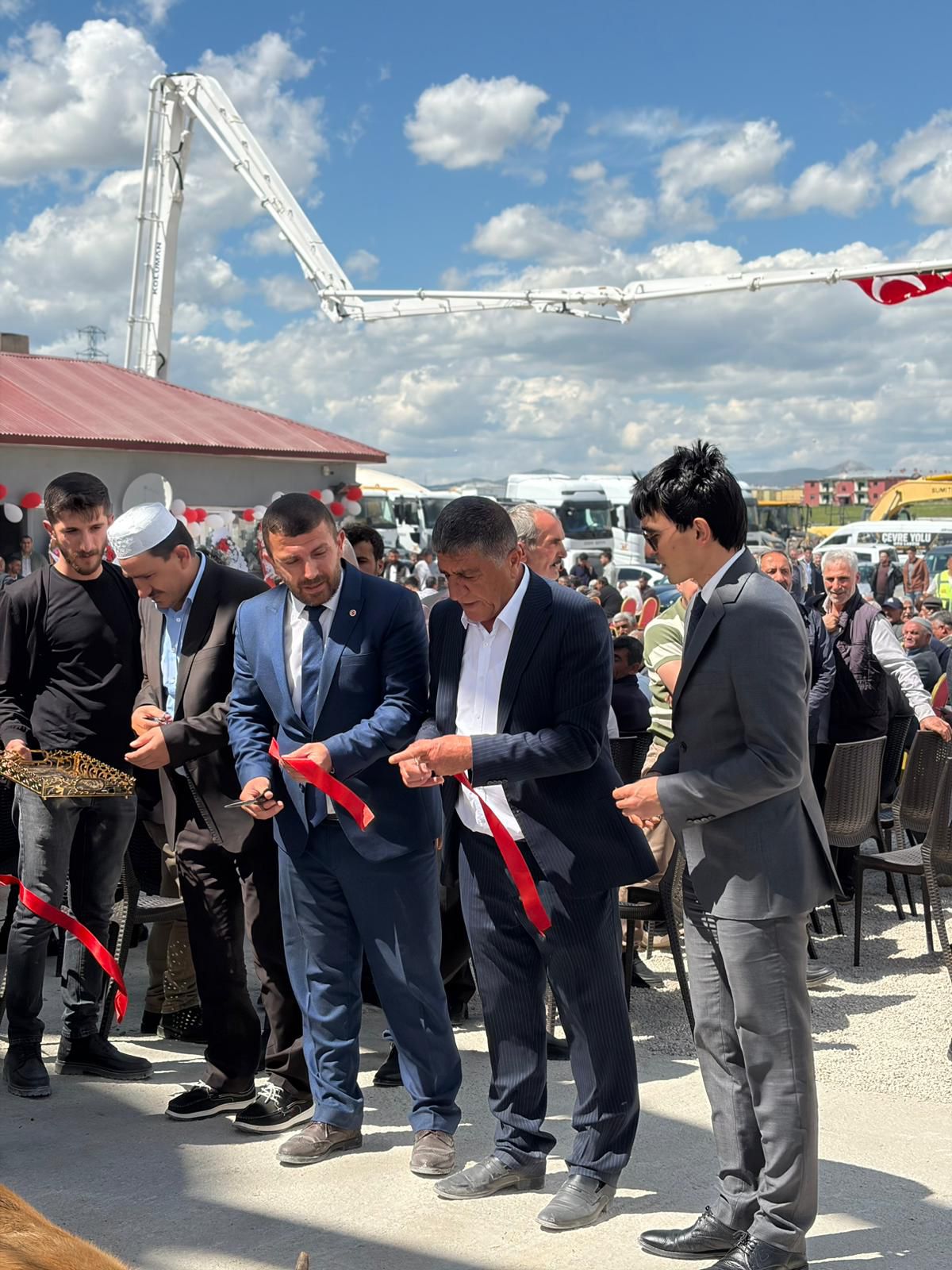 Şiyar Bahtiyar Eren’den Hınıs’a Değer Katan Dev Yatırım.. Endo Hazır Beton Santrali'nin Açılışı Yapıldı