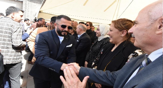 AK Parti'nin Bayramlaşma Programında Emre Akdoğan’a Yoğun İlgi