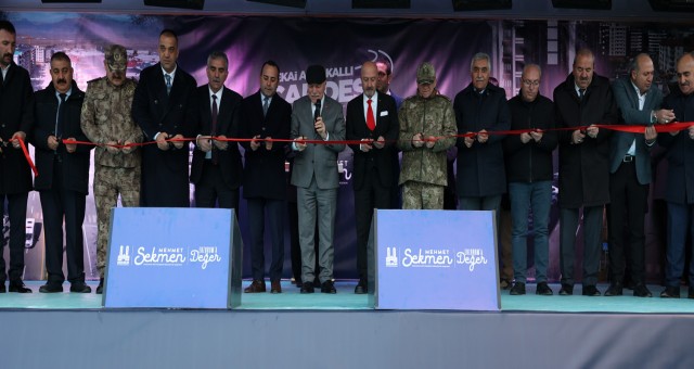 KORGENERAL ZEKAİ AKSAKALLI CADDESİ YOĞUN İLGİYLE AÇILDI